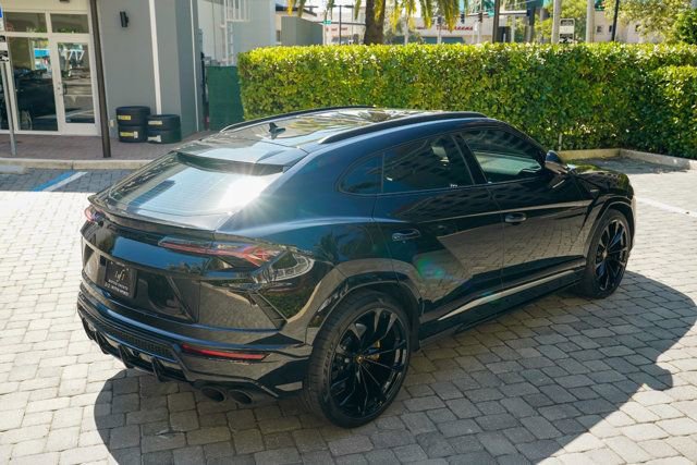 Used 2022 Lamborghini Urus image 28