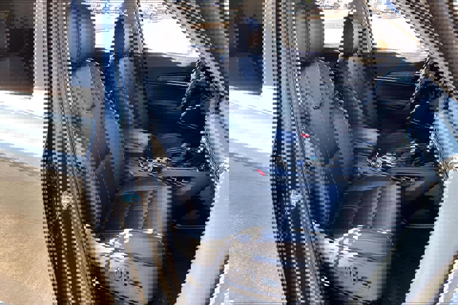 Used 2024 Kia Telluride EX w/ EX Captain's Chair Package image 10