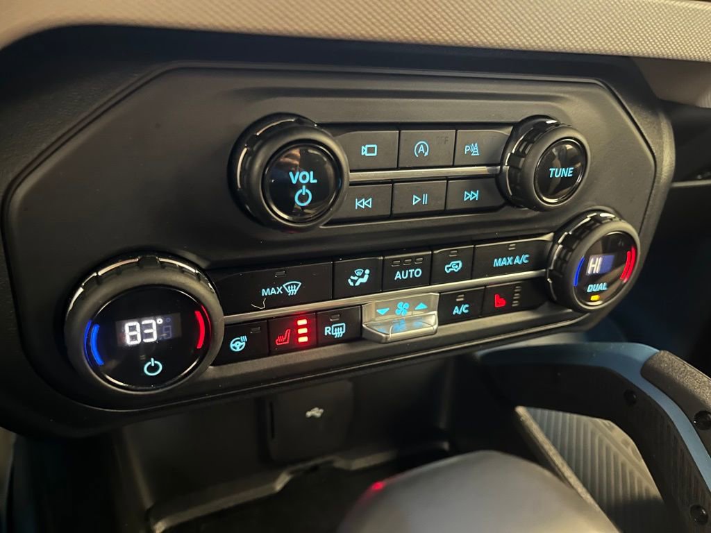 Used 2023 Ford Bronco Wildtrak image 25