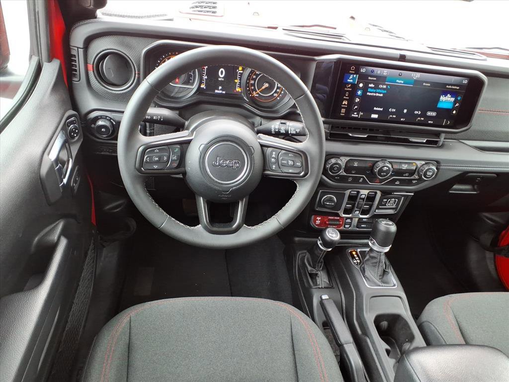 Used 2025 Jeep Wrangler Unlimited Rubicon image 6