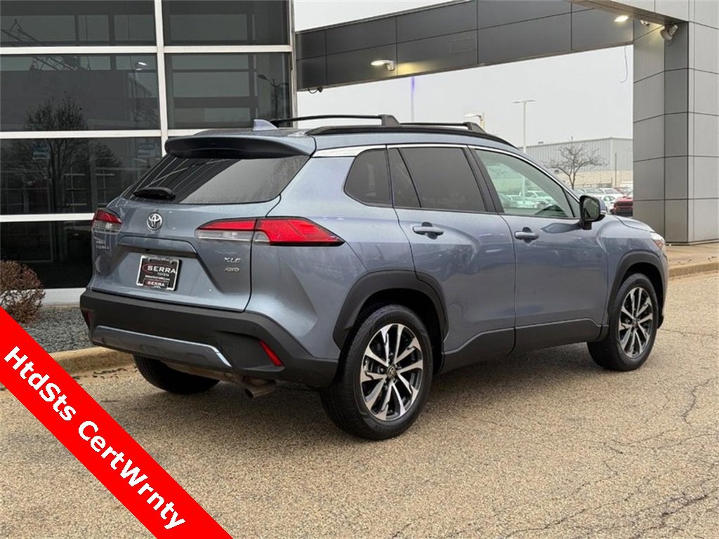 Used 2024 Toyota Corolla Cross XLE image 3