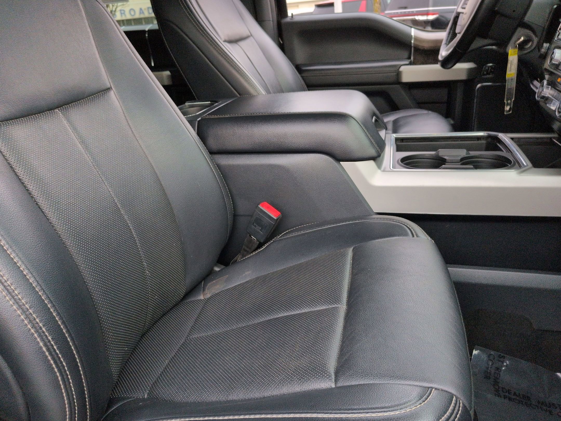 Certified 2022 Ford F350 Lariat w/ Black Appearance Package image 33