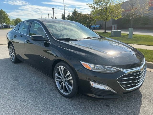 Used 2023 Chevrolet Malibu LT FWD image 2