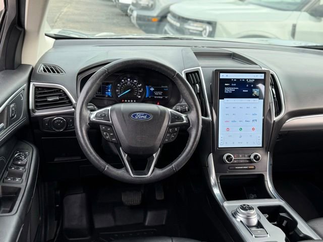 Used 2022 Ford Edge Titanium AWD/4WD image 5