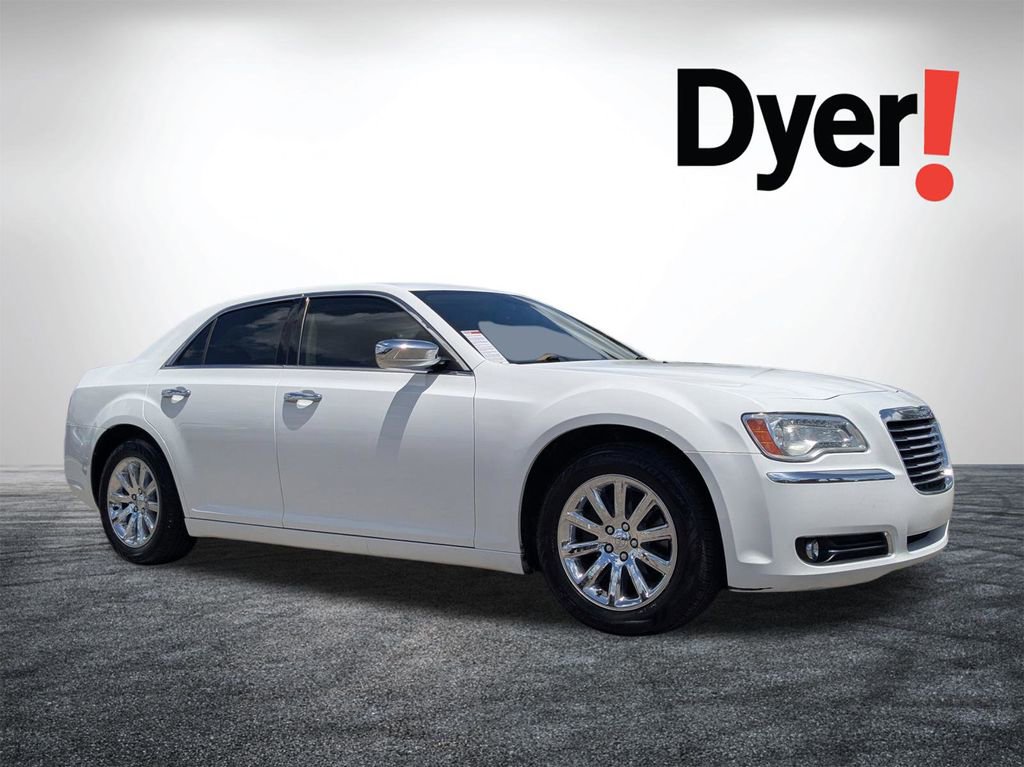 Used 2014 Chrysler 300 C RWD image 3