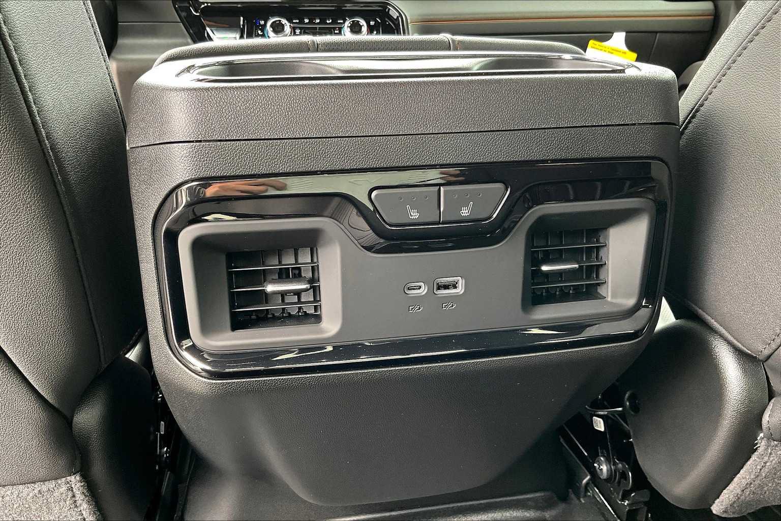 New 2025 GMC Sierra 1500 AT4 w/ AT4 Premium Package AWD/4WD image 14