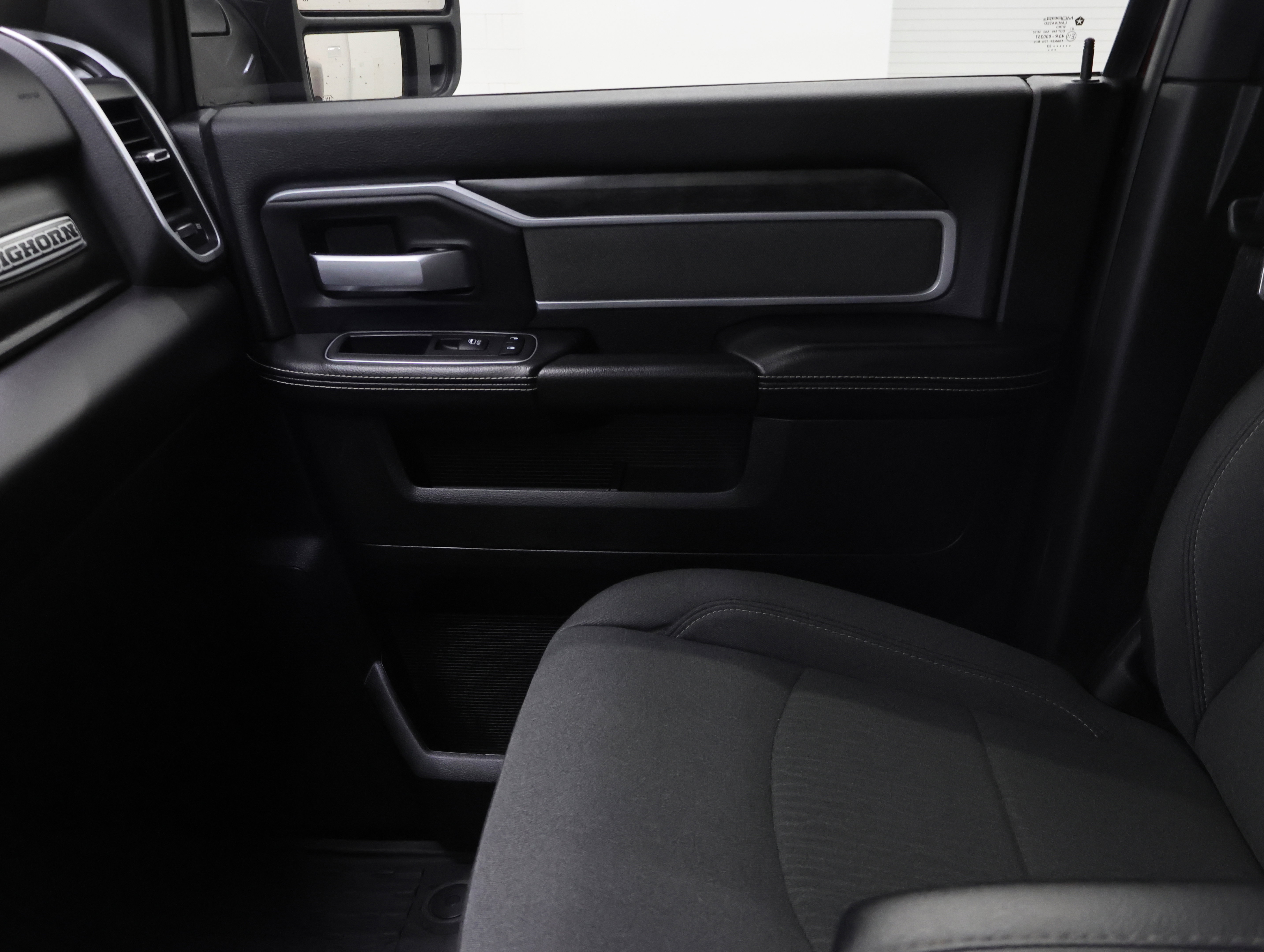 Used 2023 RAM 3500 Big Horn w/ Night Edition AWD/4WD image 13