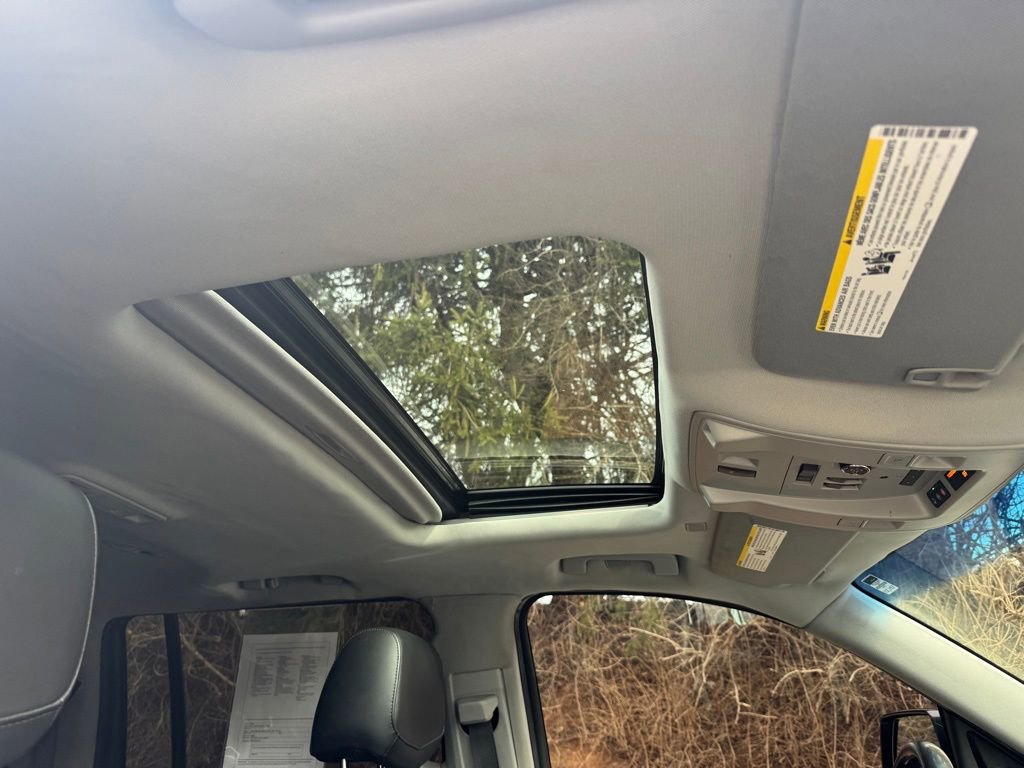 Used 2018 Cadillac Escalade ESV Luxury image 11