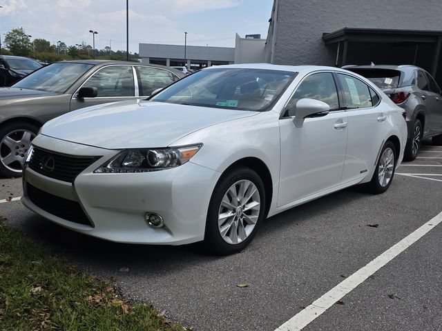 Used 2015 Lexus ES 300h w/ Navigation System Package FWD image 14