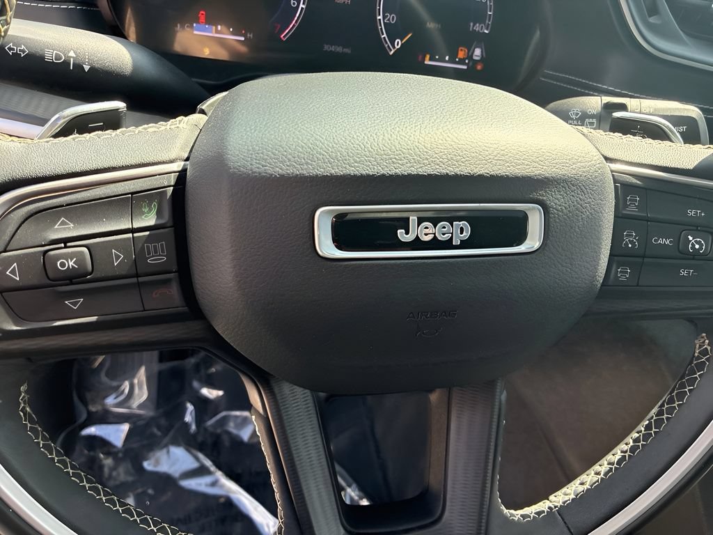 Used 2023 Jeep Grand Cherokee Altitude AWD/4WD image 23