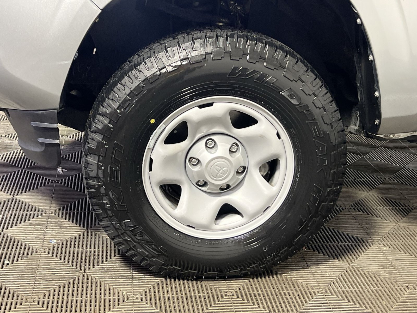 Used 2023 Toyota Tacoma SR AWD/4WD image 12