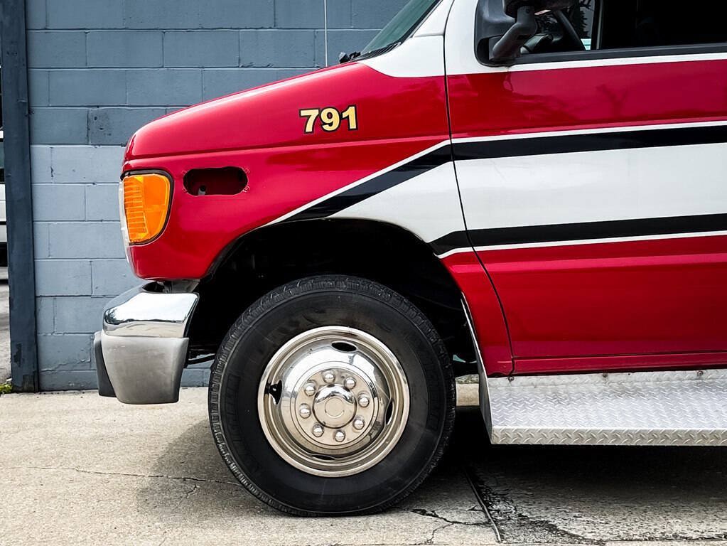 Used 2003 Ford E-450 and Econoline 450 RWD image 11