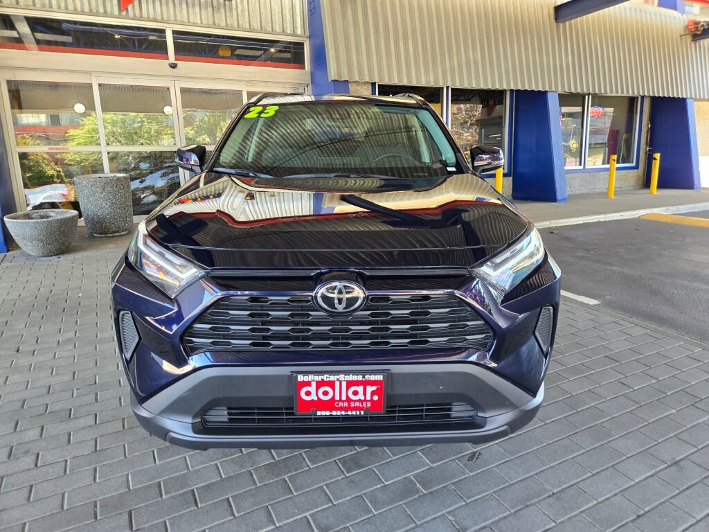 Used 2023 Toyota RAV4 XLE w/ Convenience Package image 3