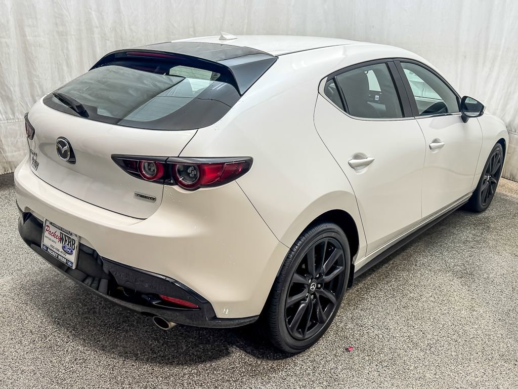 Used 2019 MAZDA MAZDA3 Hatchback w/ Premium Package FWD image 9