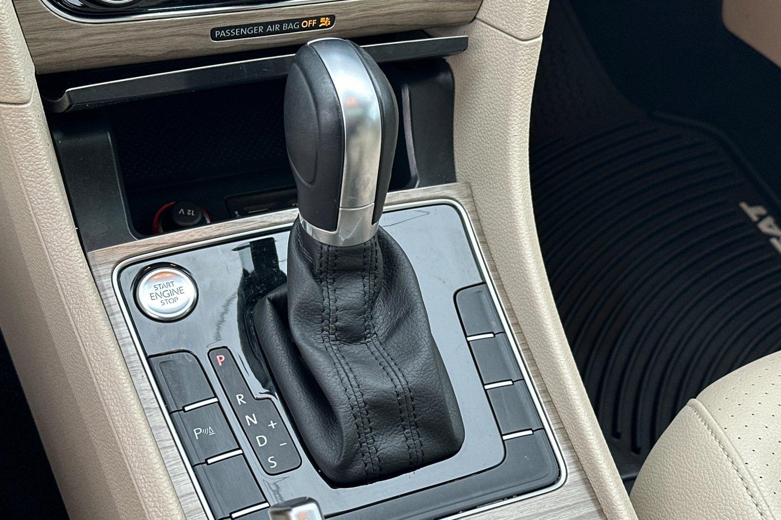 Used 2017 Volkswagen Passat 1.8T SE image 21