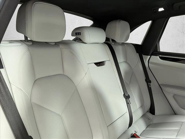 Certified 2024 Porsche Macan image 21