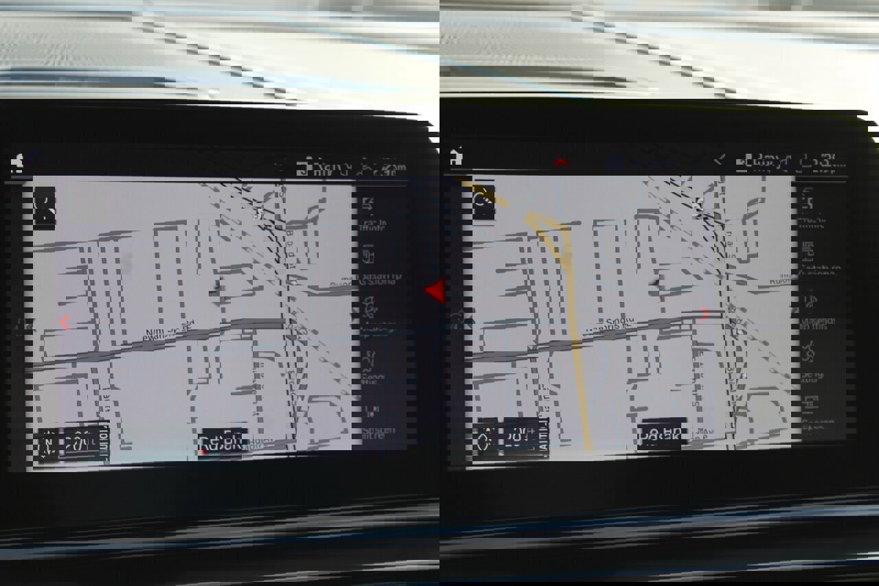 Used 2022 BMW 840i xDrive Convertible w/ Driving Assistance Package image 15