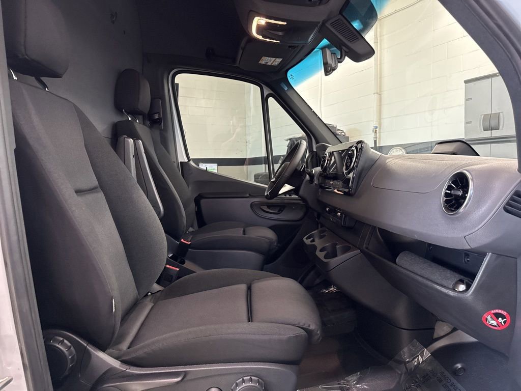 Used 2025 Mercedes-Benz Sprinter 3500 image 16