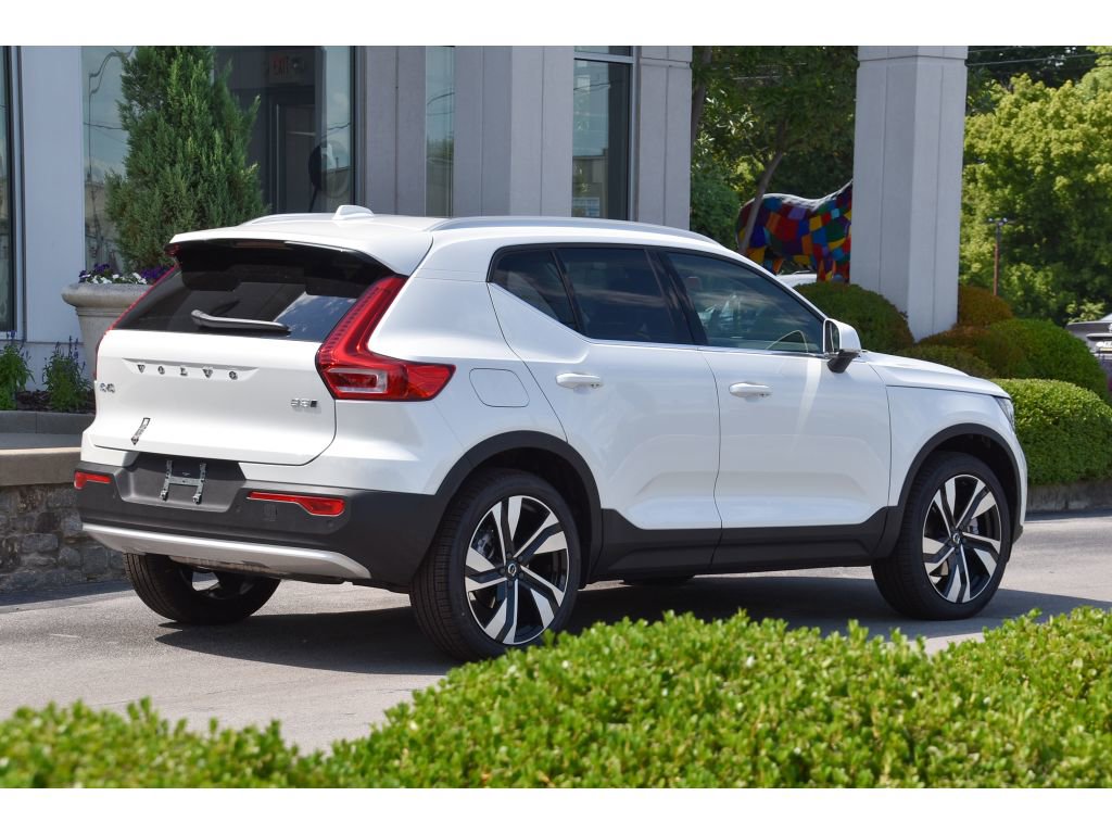 Certified 2025 Volvo XC40 B5 Ultra w/ Protection Package Premier image 4