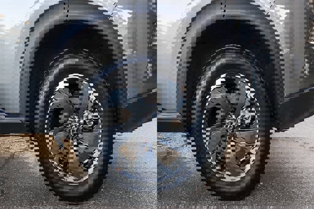 Used 2024 Nissan Rogue SV image 10