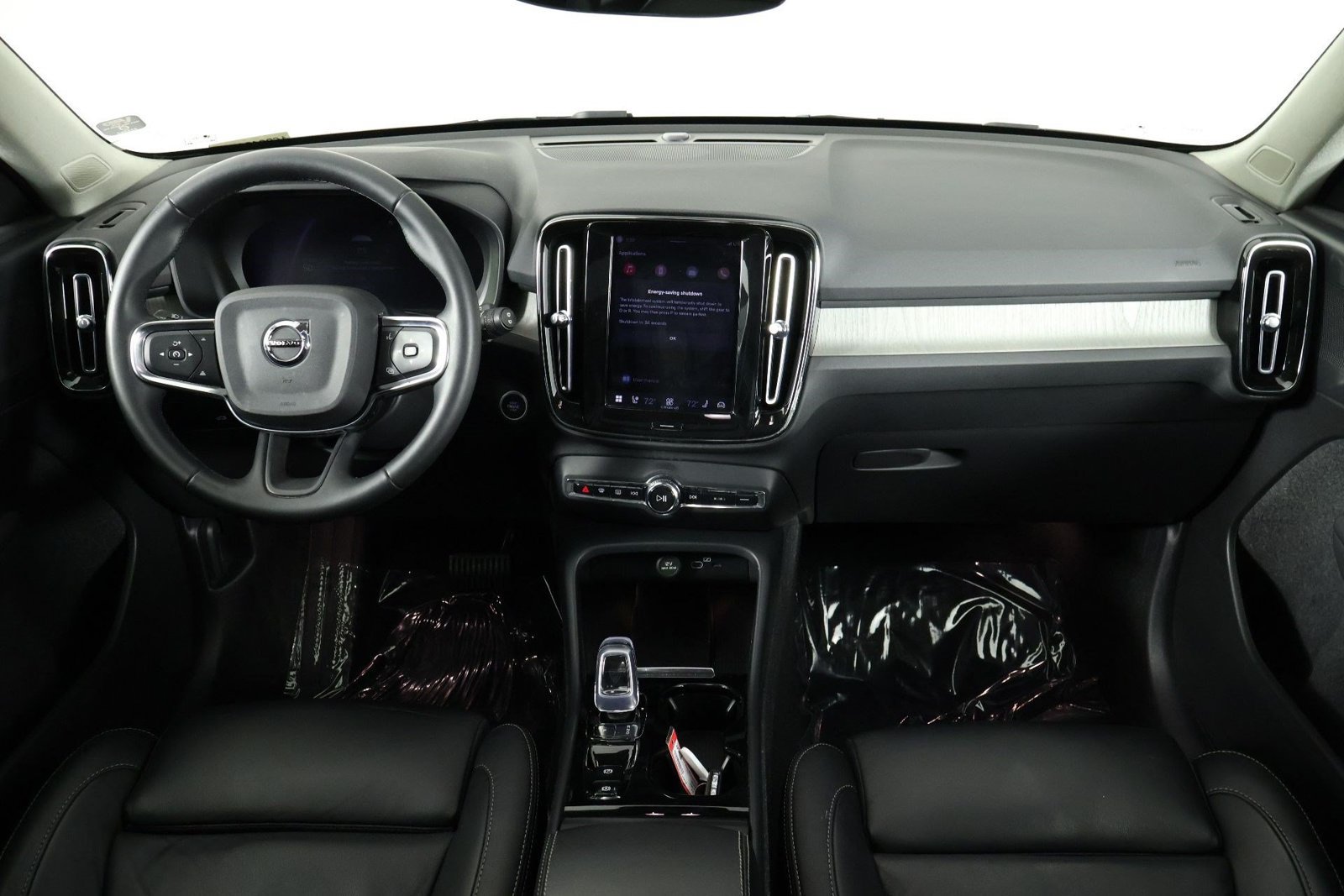Certified 2023 Volvo XC40 B5 Plus w/ Driver Assist Package AWD/4WD image 7