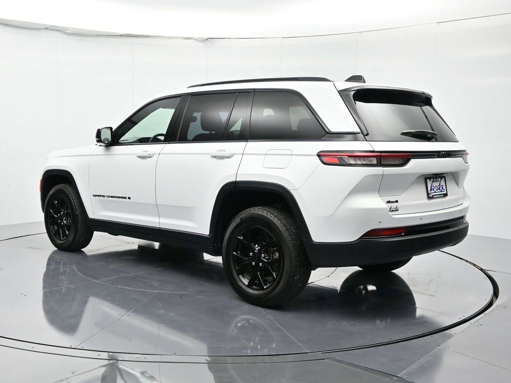 Certified 2024 Jeep Grand Cherokee Altitude image 7