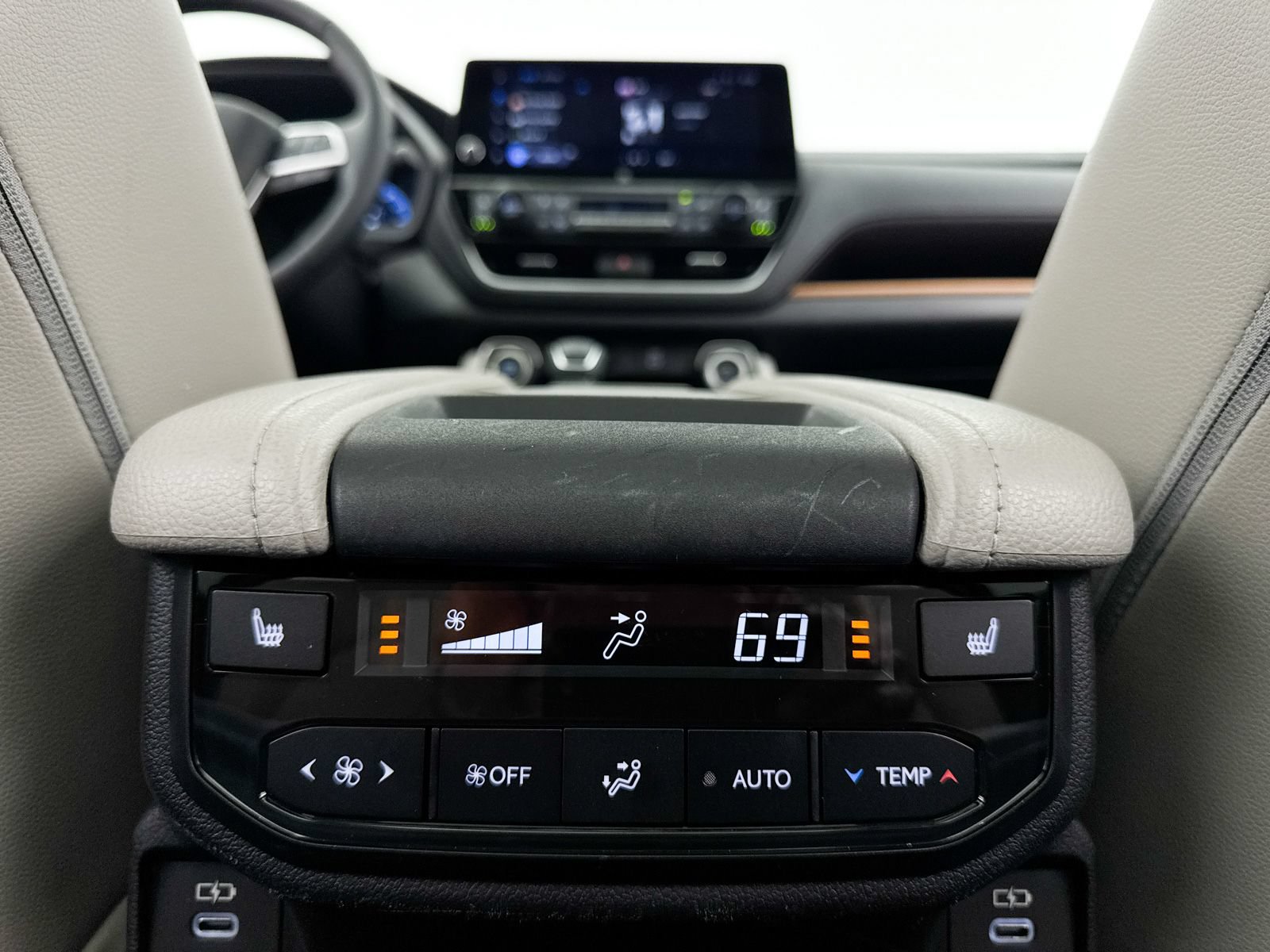 Used 2025 Toyota Grand Highlander FWD image 33
