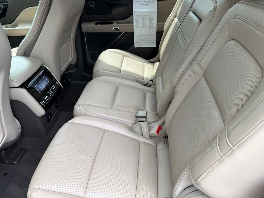 Used 2021 Lincoln Aviator Reserve w/ Elements Package Plus RWD image 9