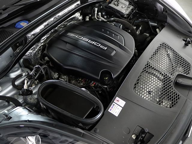 Used 2020 Porsche Macan image 36