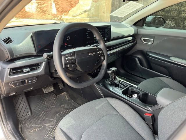 Used 2025 Kia K4 FWD image 12