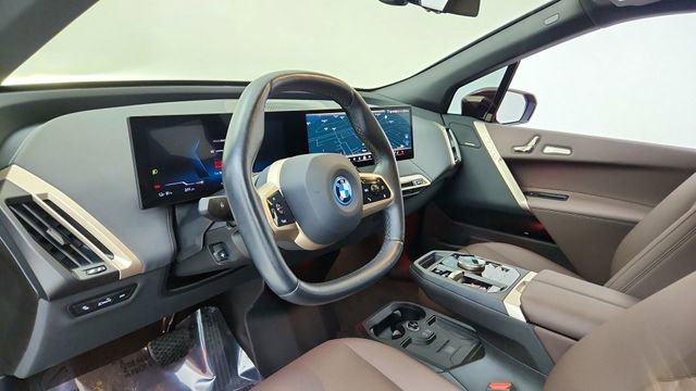 Used 2024 BMW iX xDrive50 w/ Premium Package AWD/4WD image 19