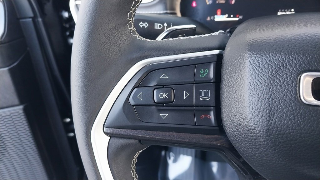 Certified 2023 Jeep Grand Cherokee Laredo image 22