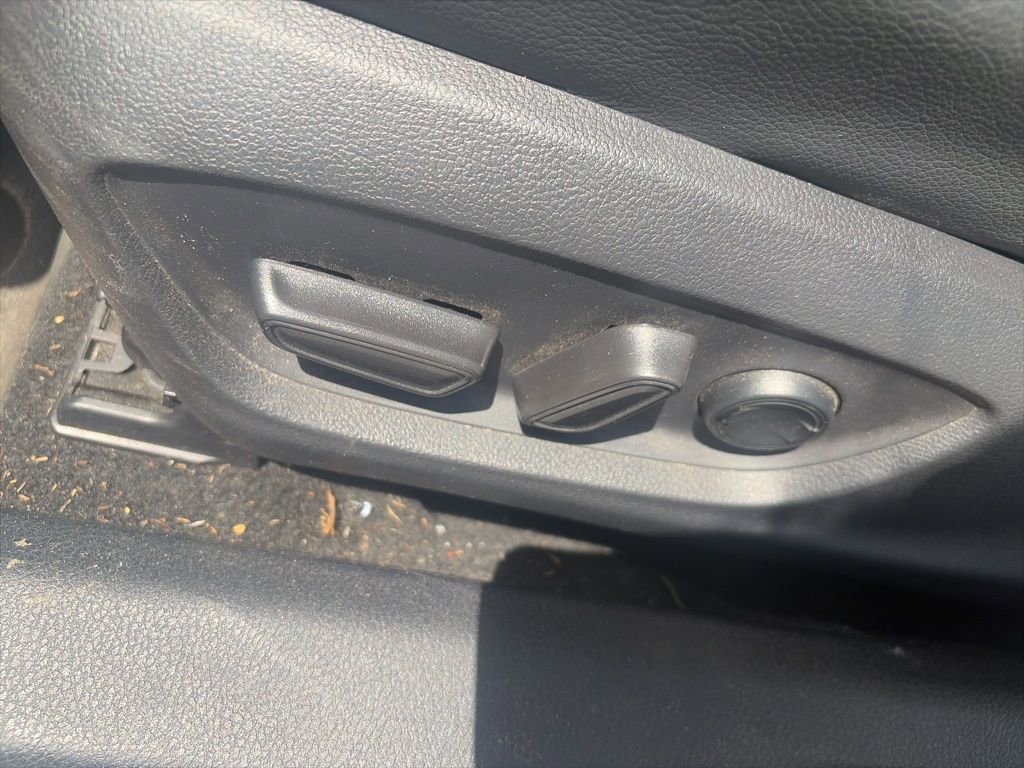 Used 2021 Toyota Camry SE FWD image 19