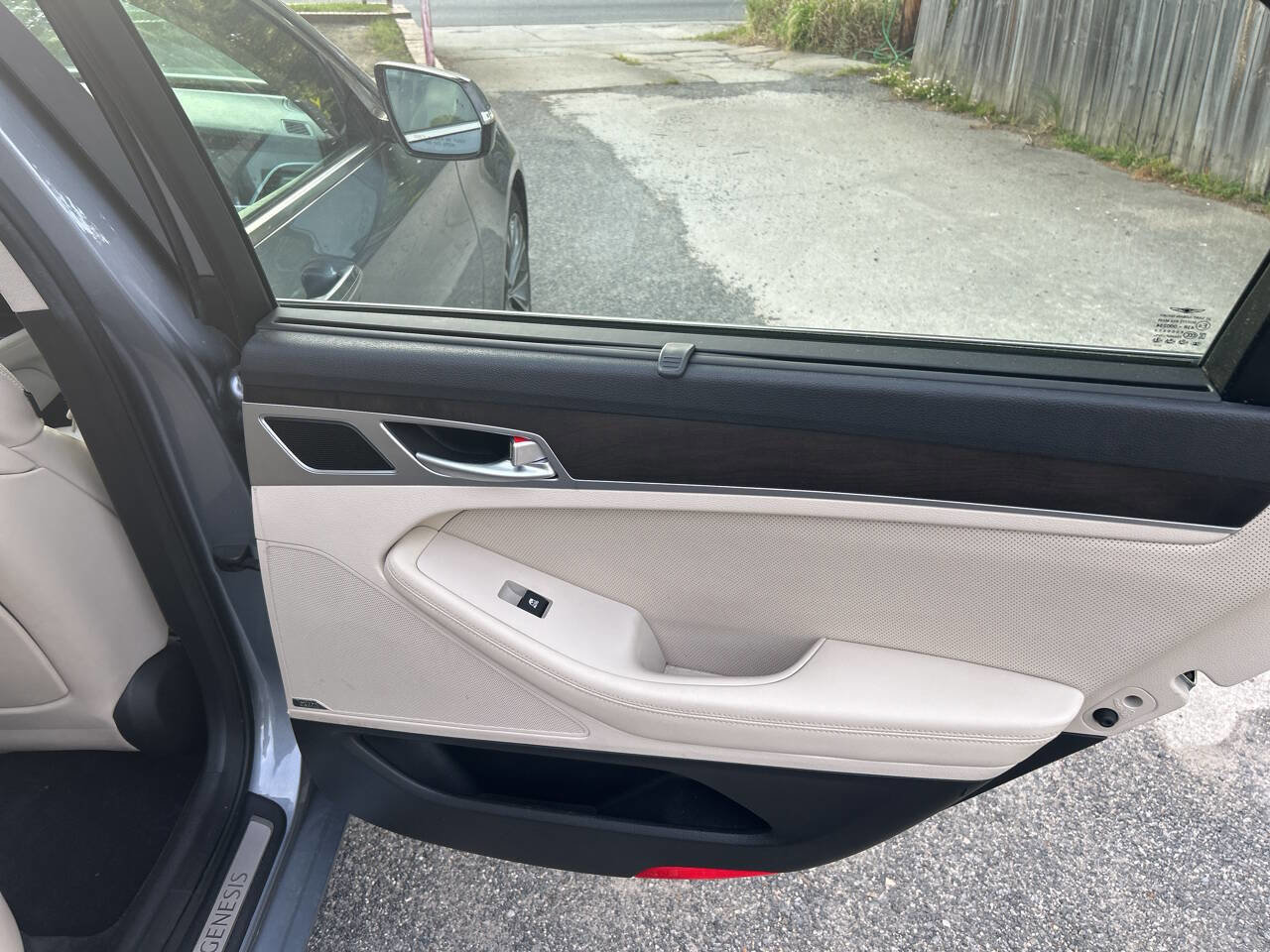 Used 2017 Genesis G80 3.8 w/ Option Group 03 image 27