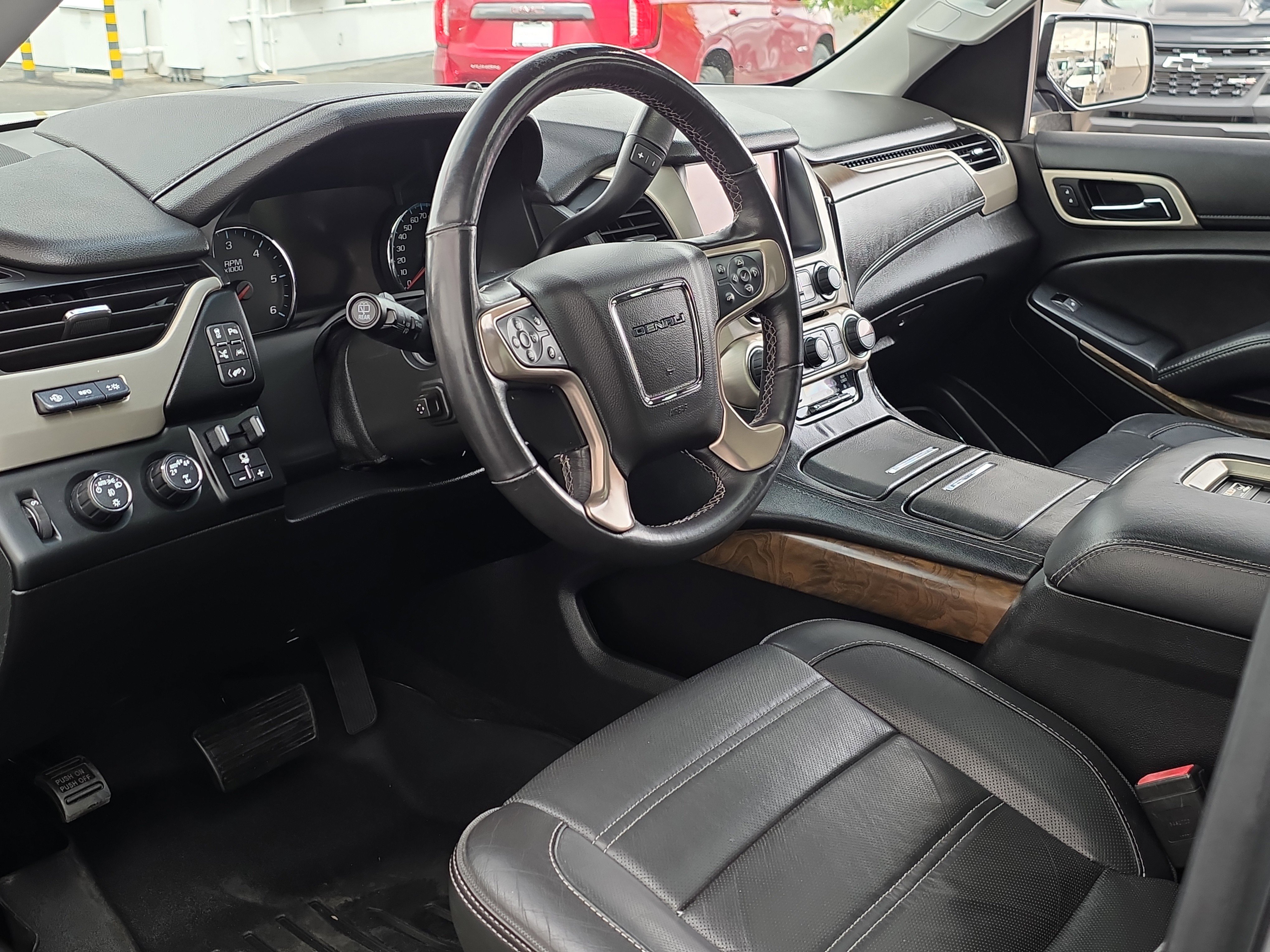 Used 2018 GMC Yukon Denali w/ Open Road Package image 16