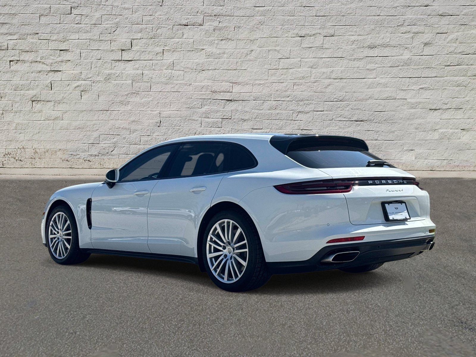 Used 2018 Porsche Panamera 4 AWD/4WD image 3