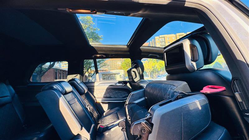 Used 2014 Mercedes-Benz GL 550 4MATIC image 31