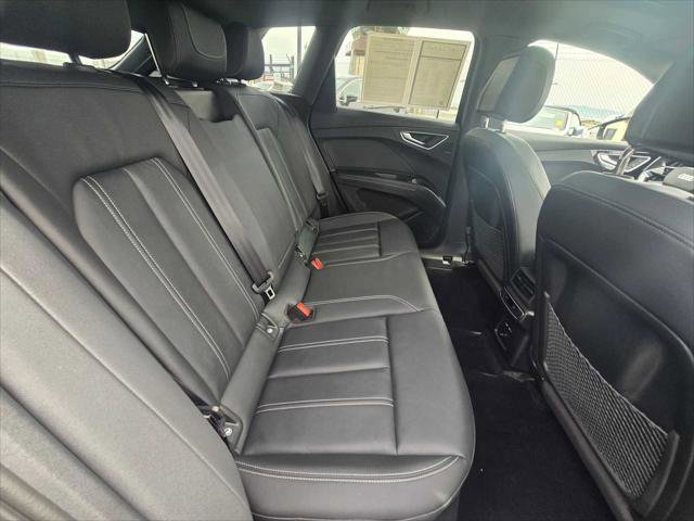 Used 2024 Audi Q4 e-tron Premium Plus w/ Premium Plus image 15