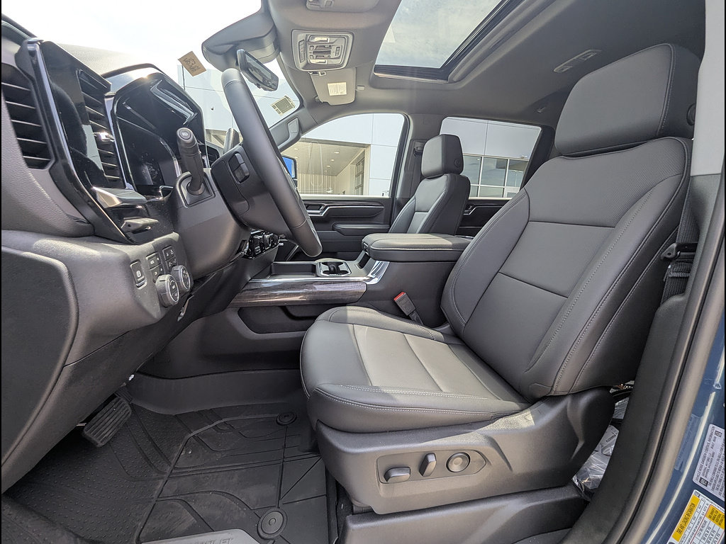 New 2026 Chevrolet Silverado 3500 LTZ w/ LTZ Convenience Package AWD/4WD image 15