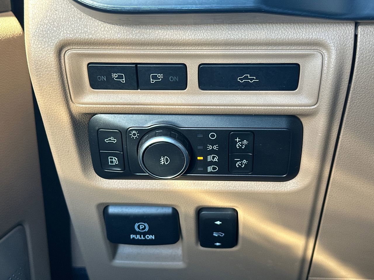 Used 2021 Ford F150 Lariat w/ Equipment Group 502A High image 31