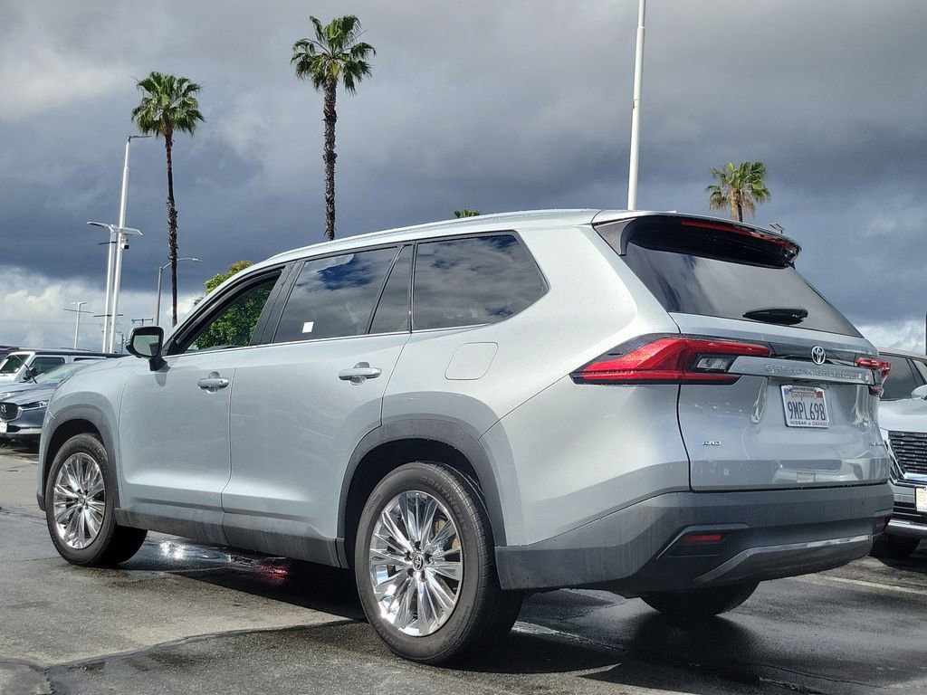 Used 2024 Toyota Grand Highlander Platinum image 2