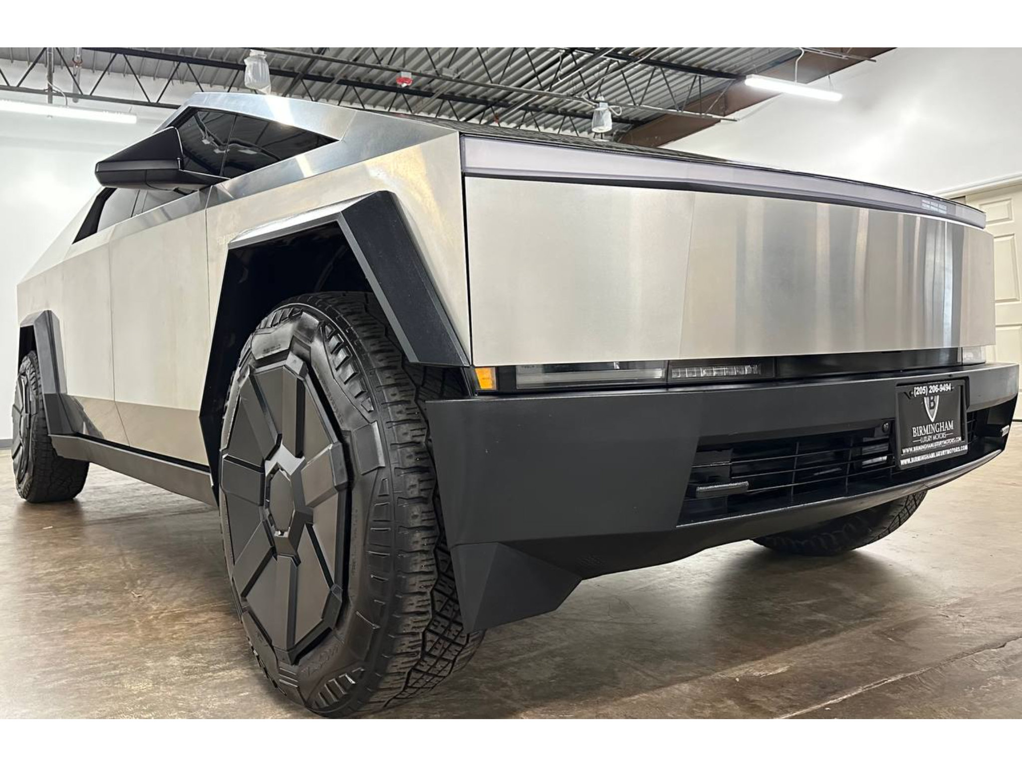Used 2024 Tesla Cybertruck AWD Crew Cab image 6