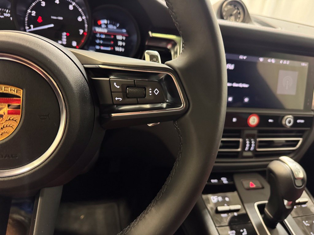 Certified 2025 Porsche Macan w/ Premium Package Plus AWD/4WD image 22