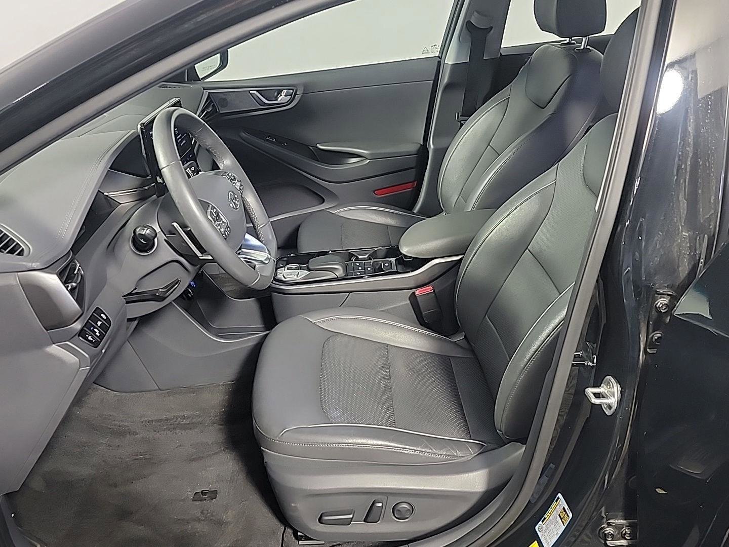 Used 2020 Hyundai Ioniq Limited image 17