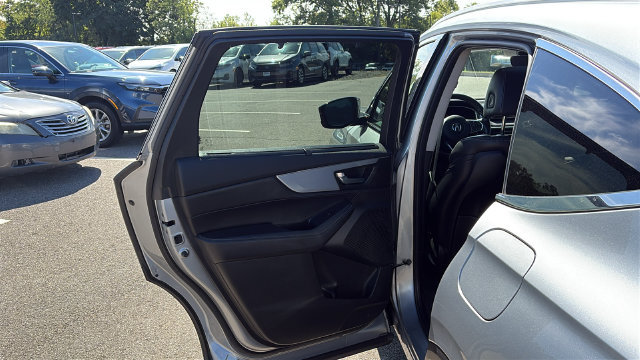Used 2023 Acura MDX w/ Technology Package AWD/4WD image 24
