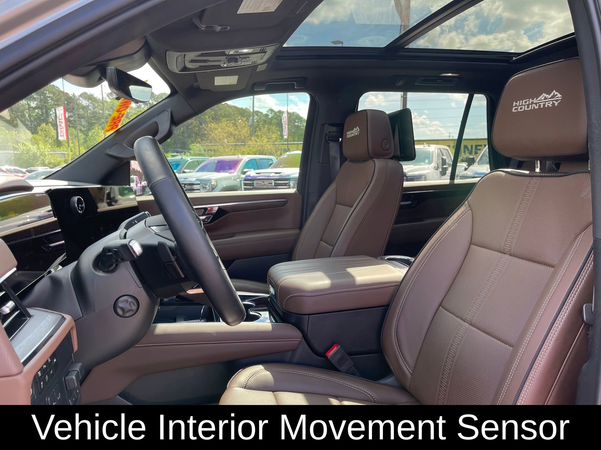 Used 2025 Chevrolet Tahoe High Country image 13