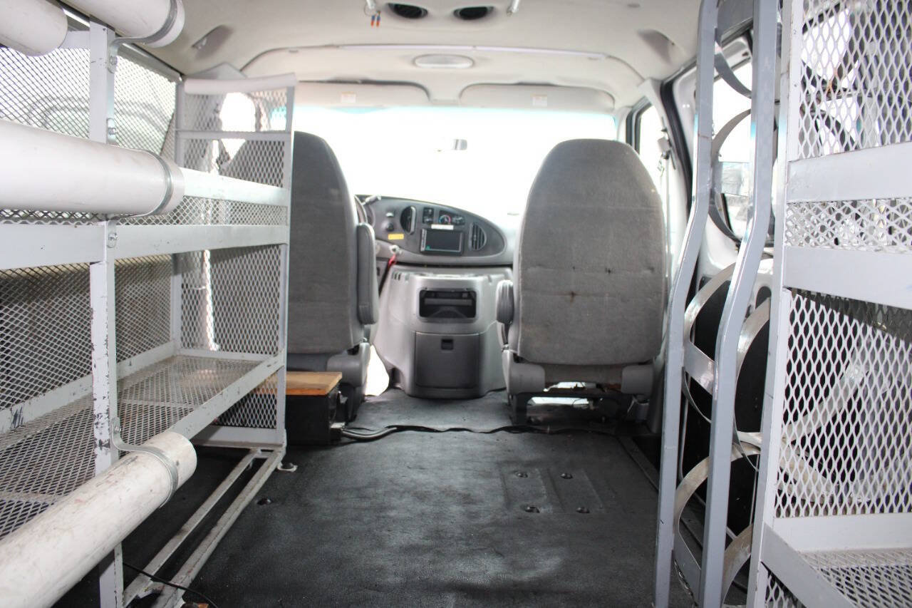 Used 2003 Ford E-350 and Econoline 350 XL RWD image 21