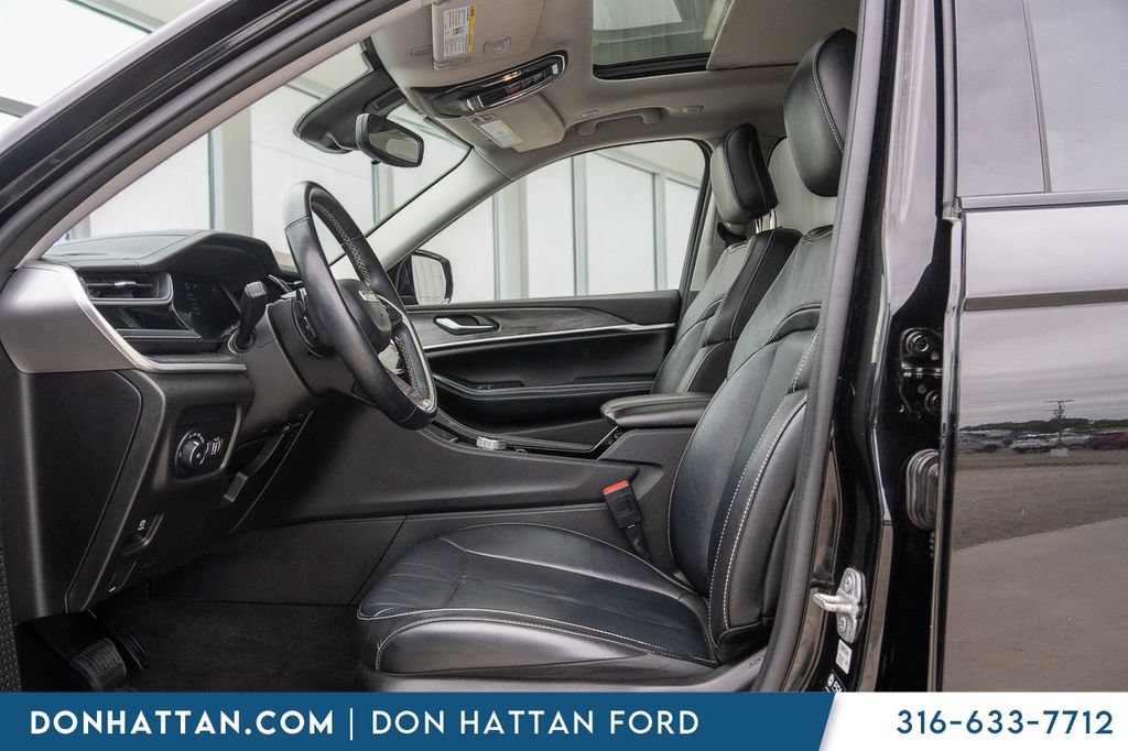 Used 2022 Jeep Grand Cherokee L Limited w/ Trailer Tow Group (B) AWD/4WD image 3