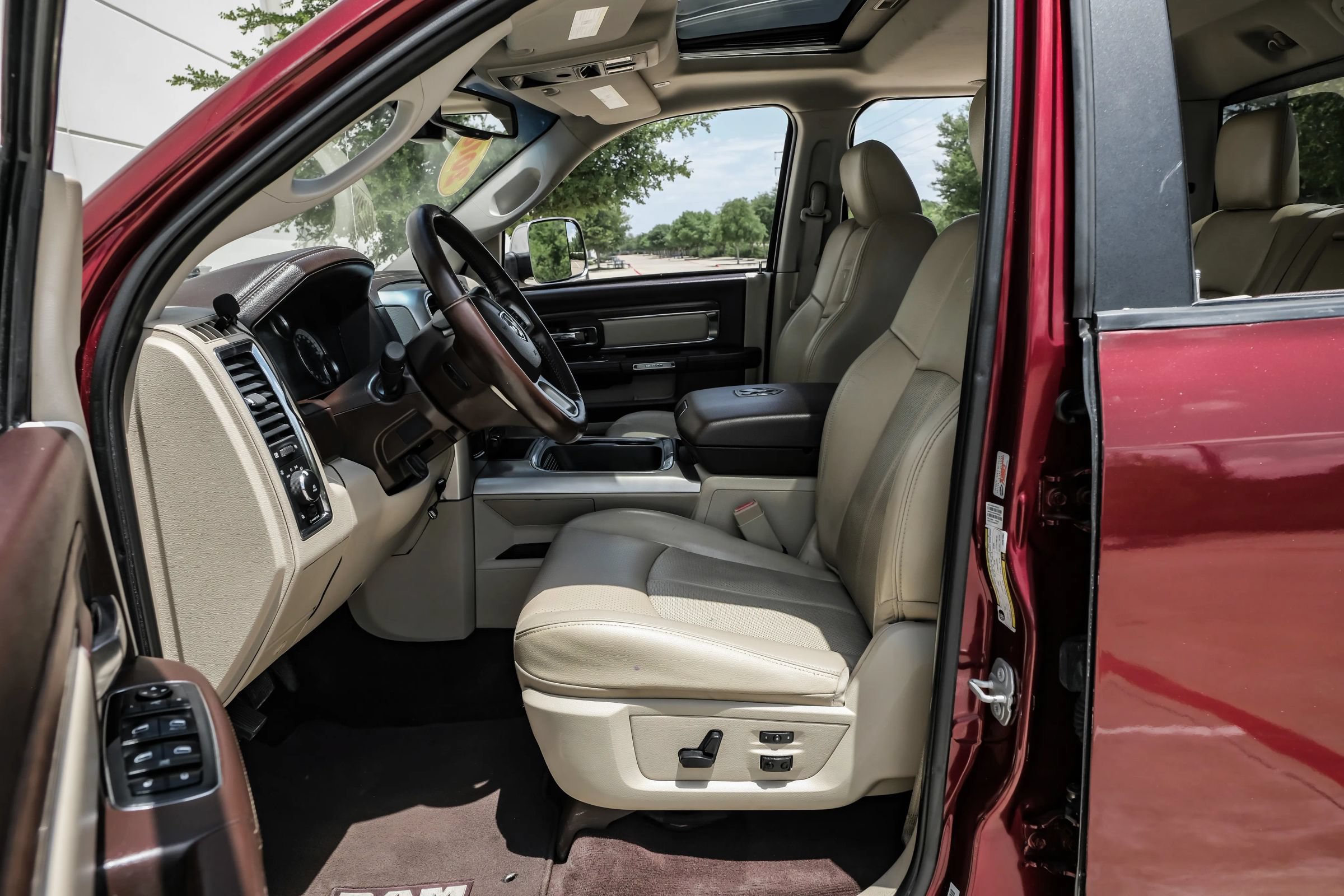 Used 2018 RAM 2500 Laramie w/ Convenience Group AWD/4WD image 14