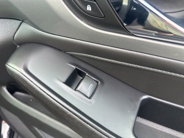 Used 2023 Chevrolet Traverse LT image 20